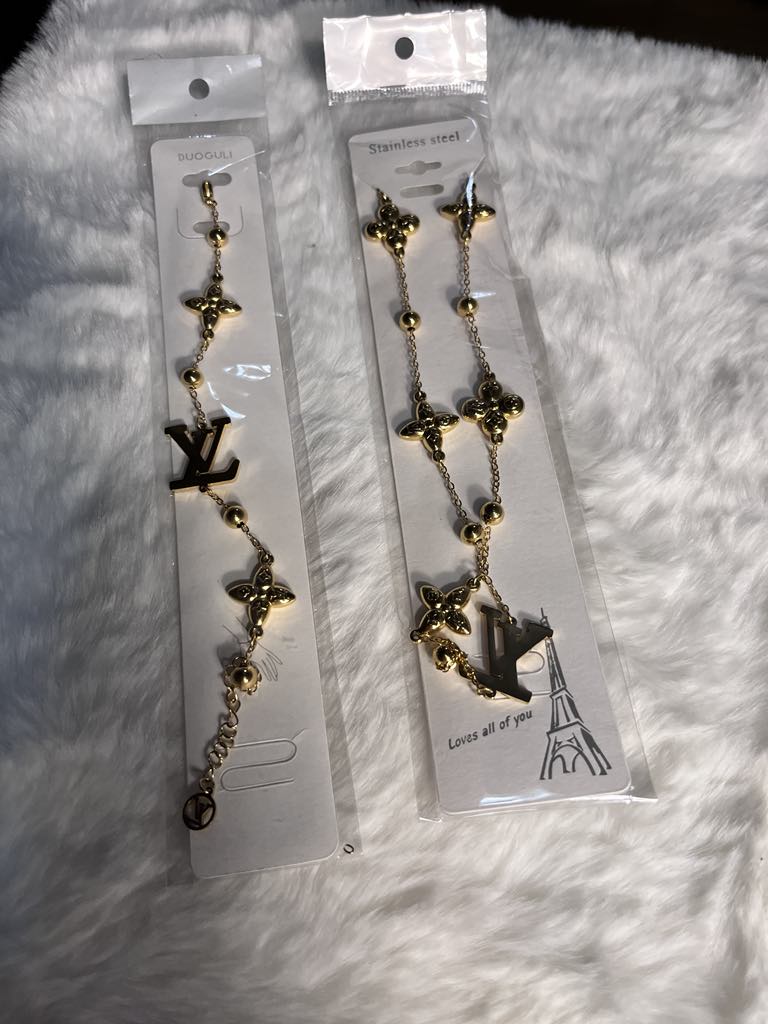 Gold Necklace Set